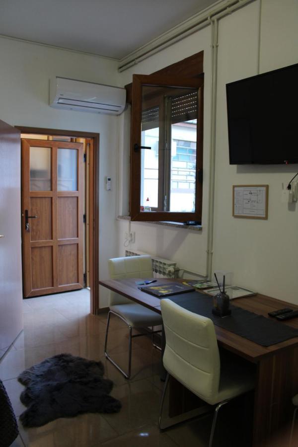 Studio Apartman Hinko Джяково Экстерьер фото